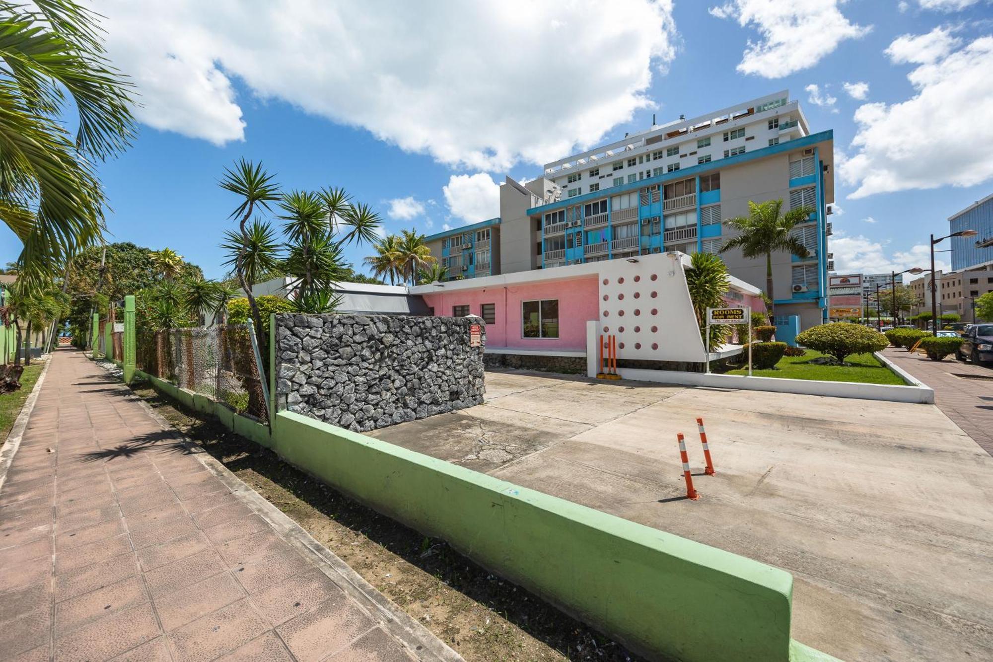 Borinquen Beach Inn San Juan Buitenkant foto