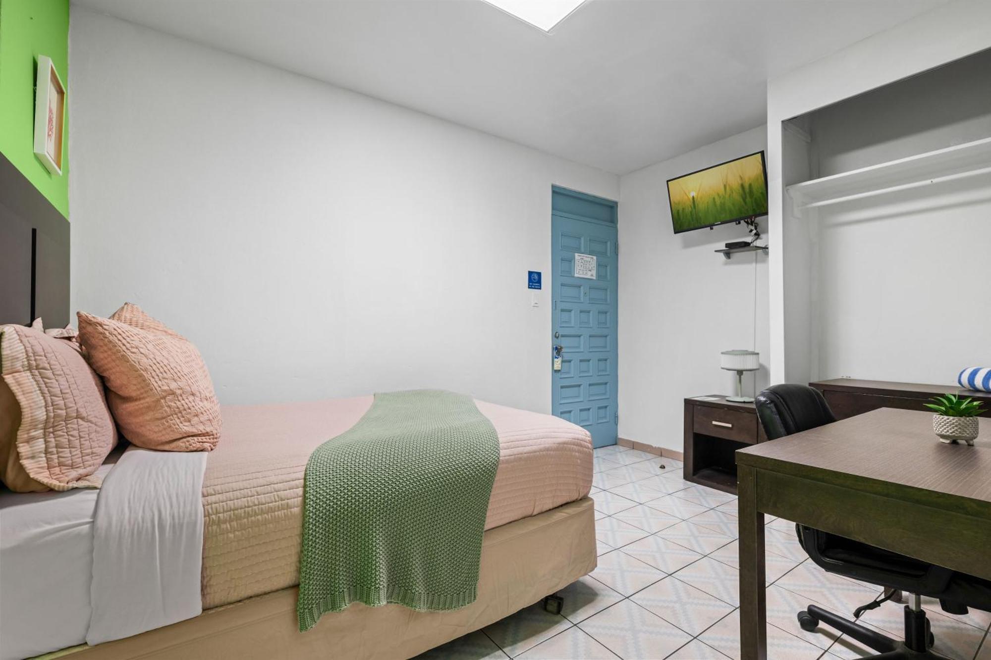Borinquen Beach Inn San Juan Buitenkant foto