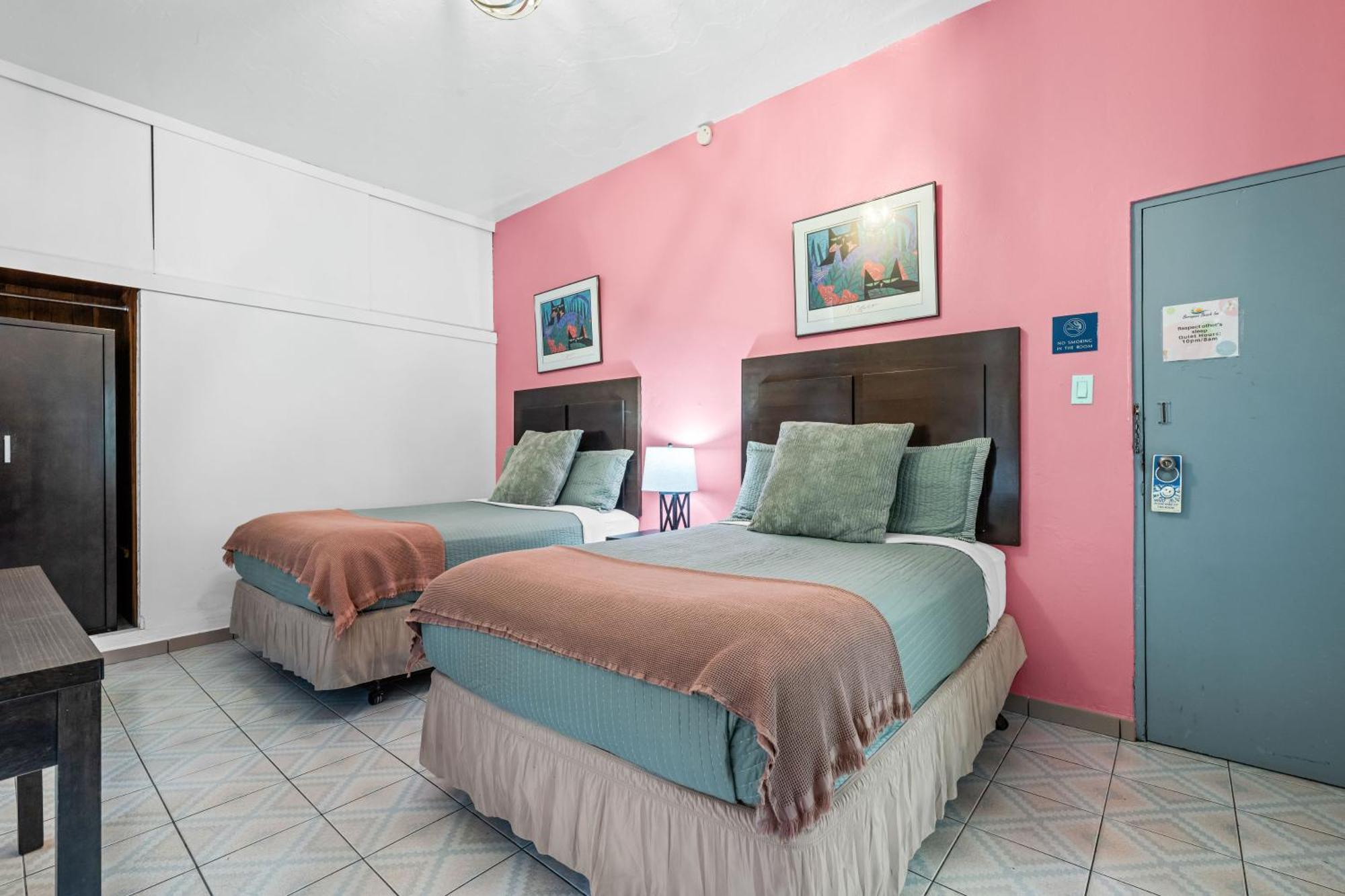 Borinquen Beach Inn San Juan Buitenkant foto